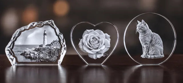 Glasprodukter med 3D-gravering: isbjerg, glashjerte og rund glasblok
