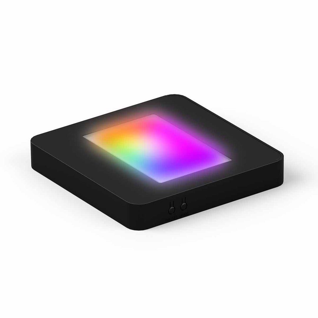 Multilysbase – Large 13 × 13 cm i mat sort med tændt farvelys